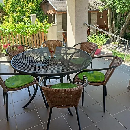 Dom V Zahrade Podhájska