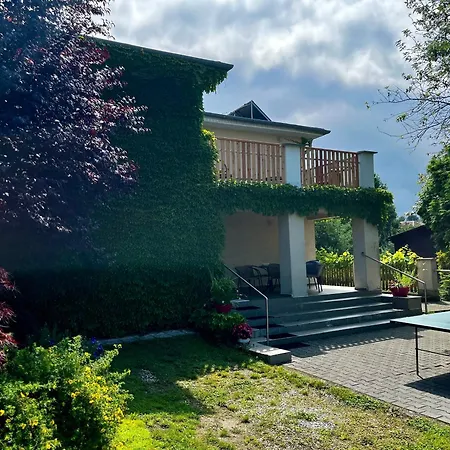 Guest house Dom V Zahrade 3*